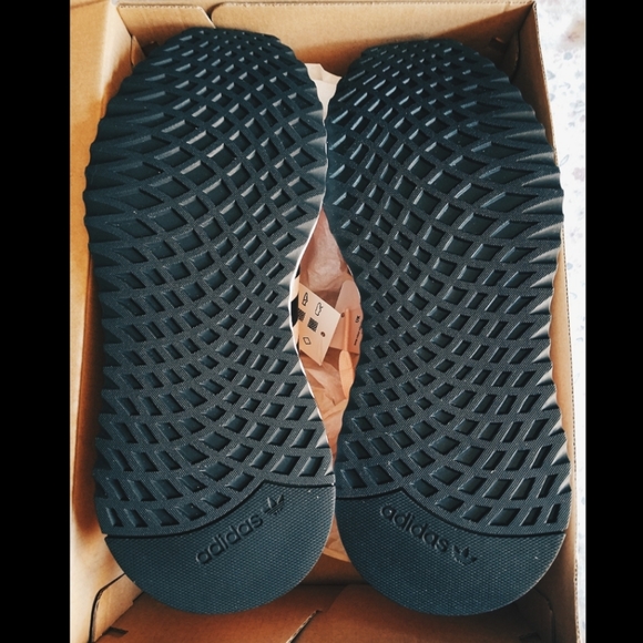 SOLD! NWT Adidas Original Women's U_Path Run Shoes - Picture 4 of 5